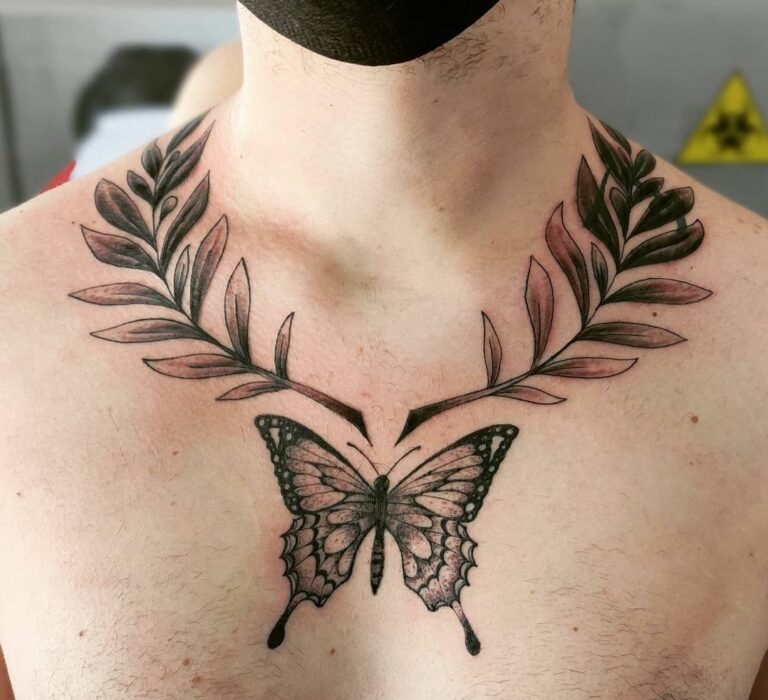chest papillon laurier tattoo noir blanc strasbourg