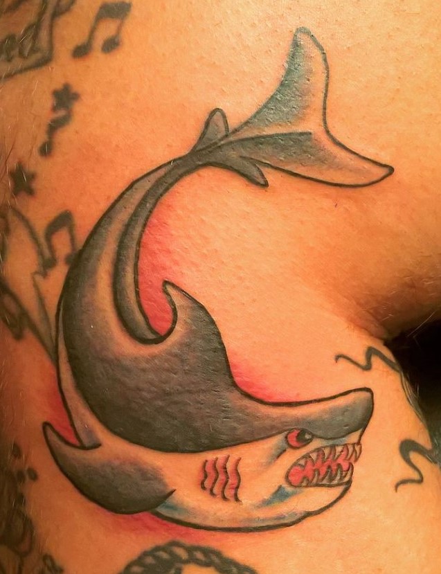 requin shark old school tattoo strasbourg la robertsau
